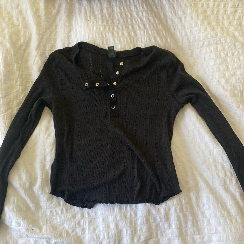 Long sleeve black lacy top